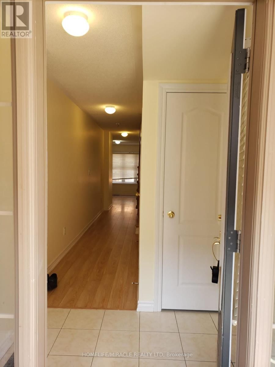 11 SHIFF CRESCENT Image 2