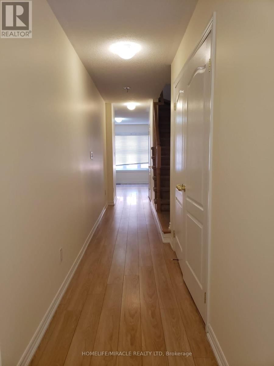 11 SHIFF CRESCENT Image 3