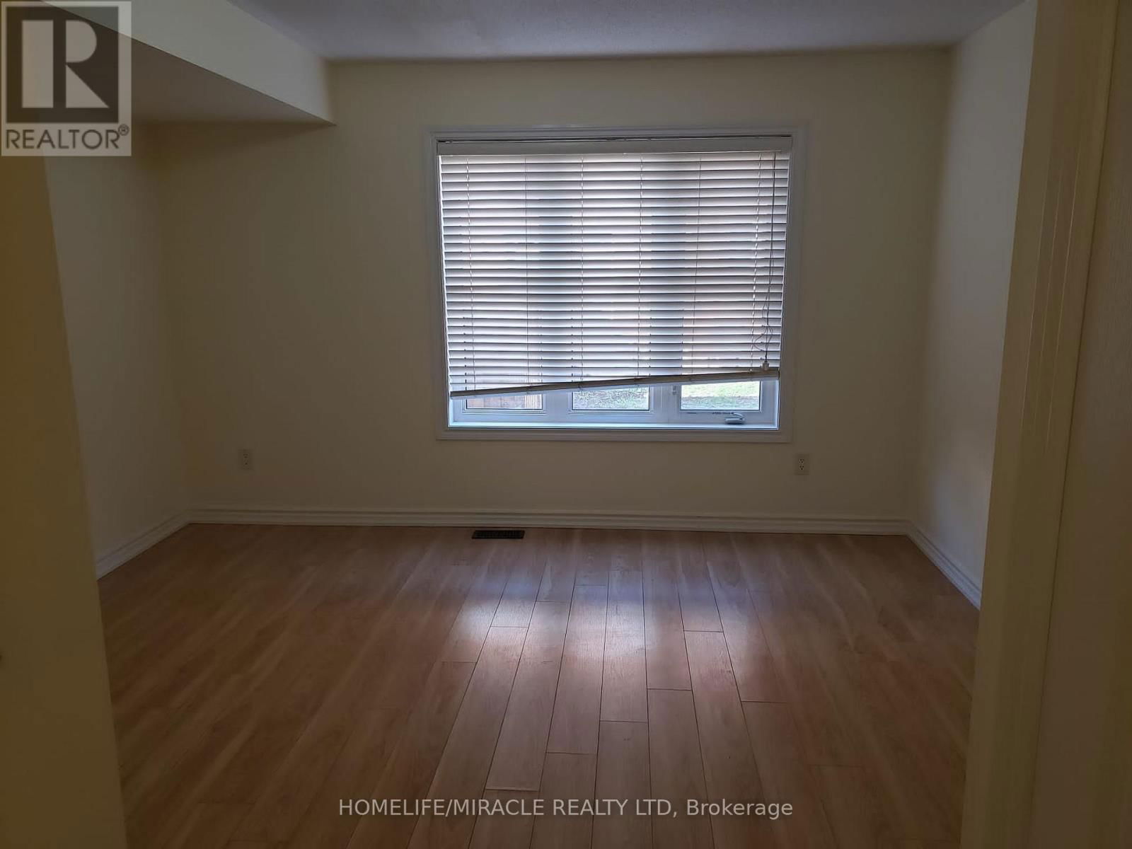 11 SHIFF CRESCENT Image 6