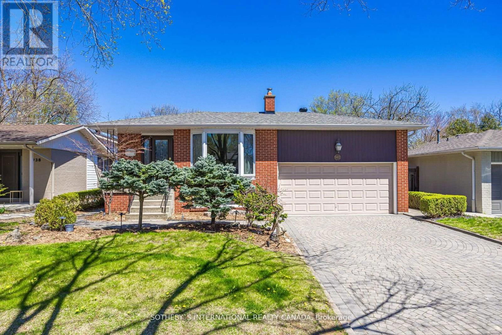 942 FLETCHER VALLEY CRESCENT Image 2