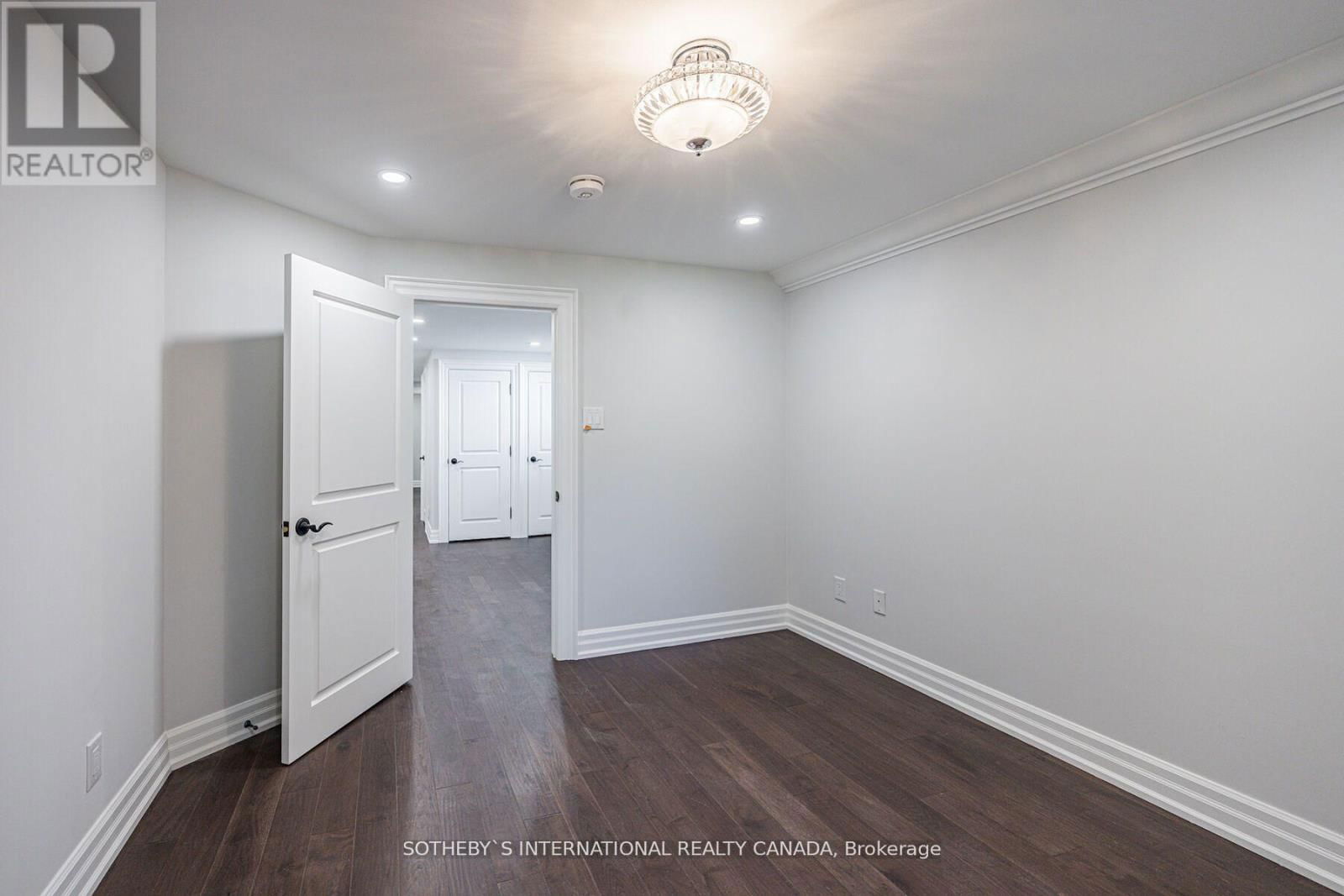 942 FLETCHER VALLEY CRESCENT Image 30