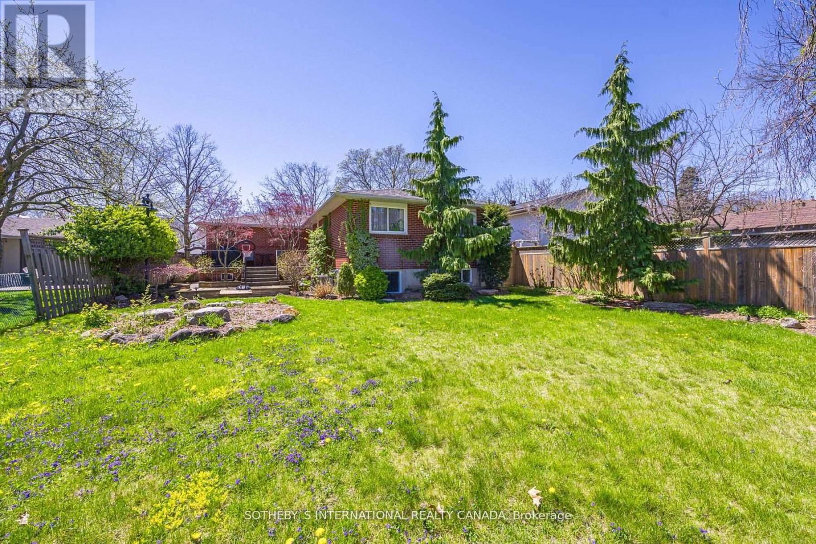 942 FLETCHER VALLEY CRESCENT Image 41