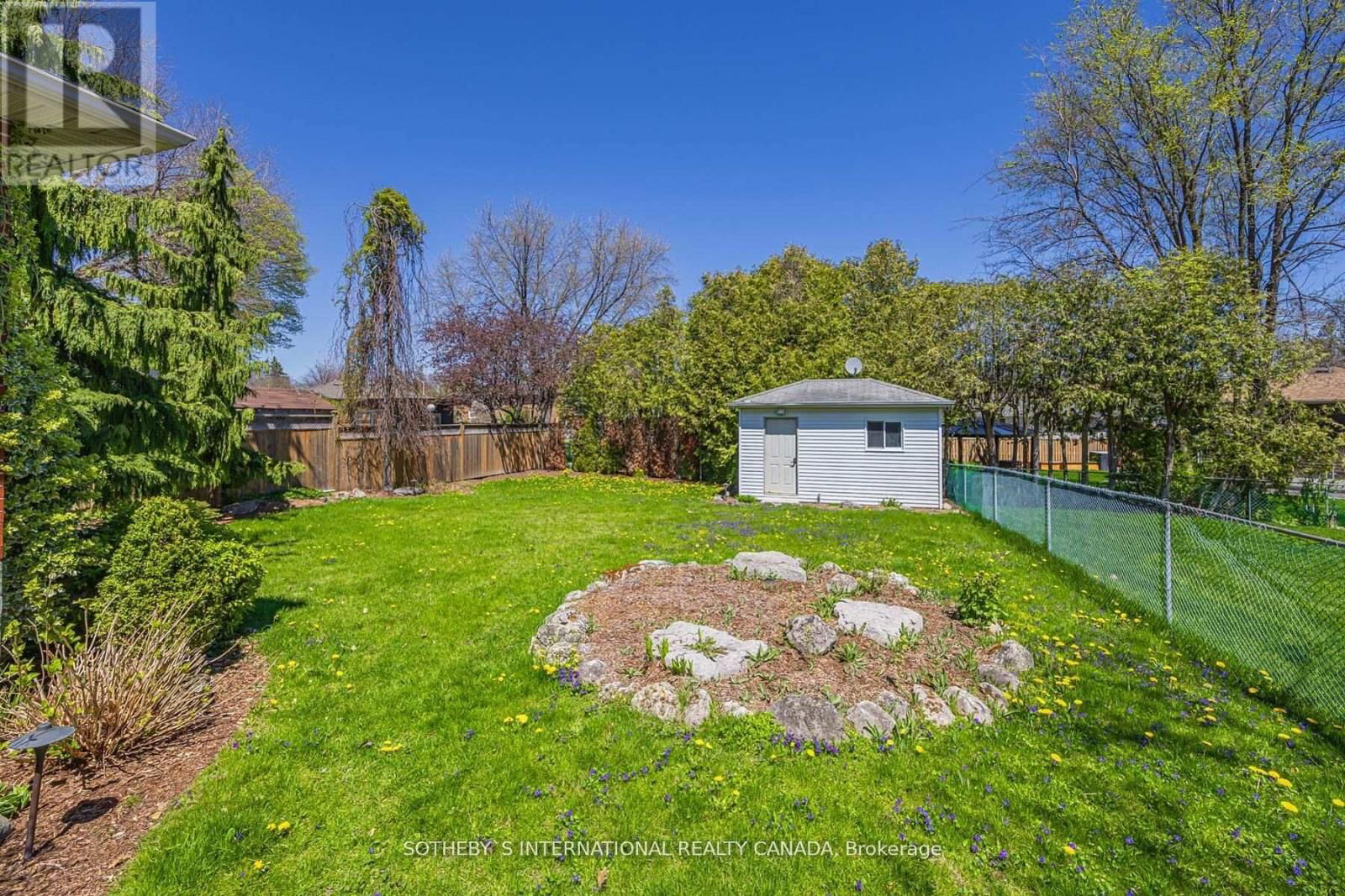 942 FLETCHER VALLEY CRESCENT Image 42