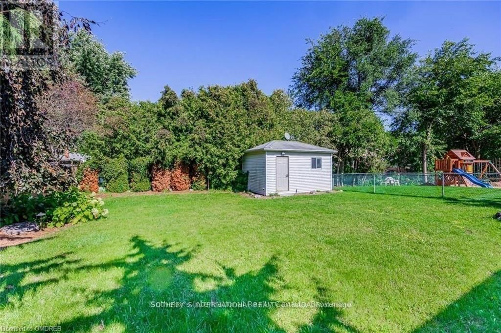 942 FLETCHER VALLEY CRESCENT Image 44