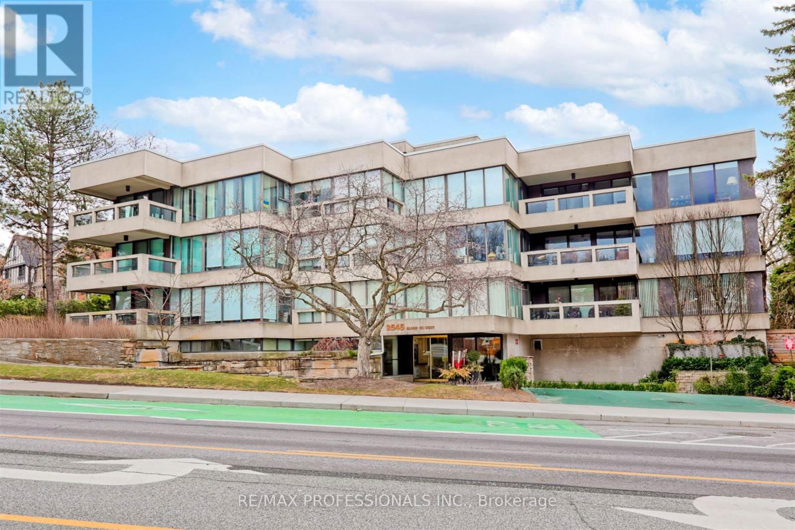 402 - 2545 BLOOR STREET WEST Image 1