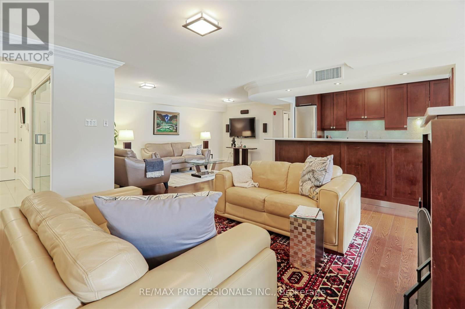 402 - 2545 BLOOR STREET WEST Image 10