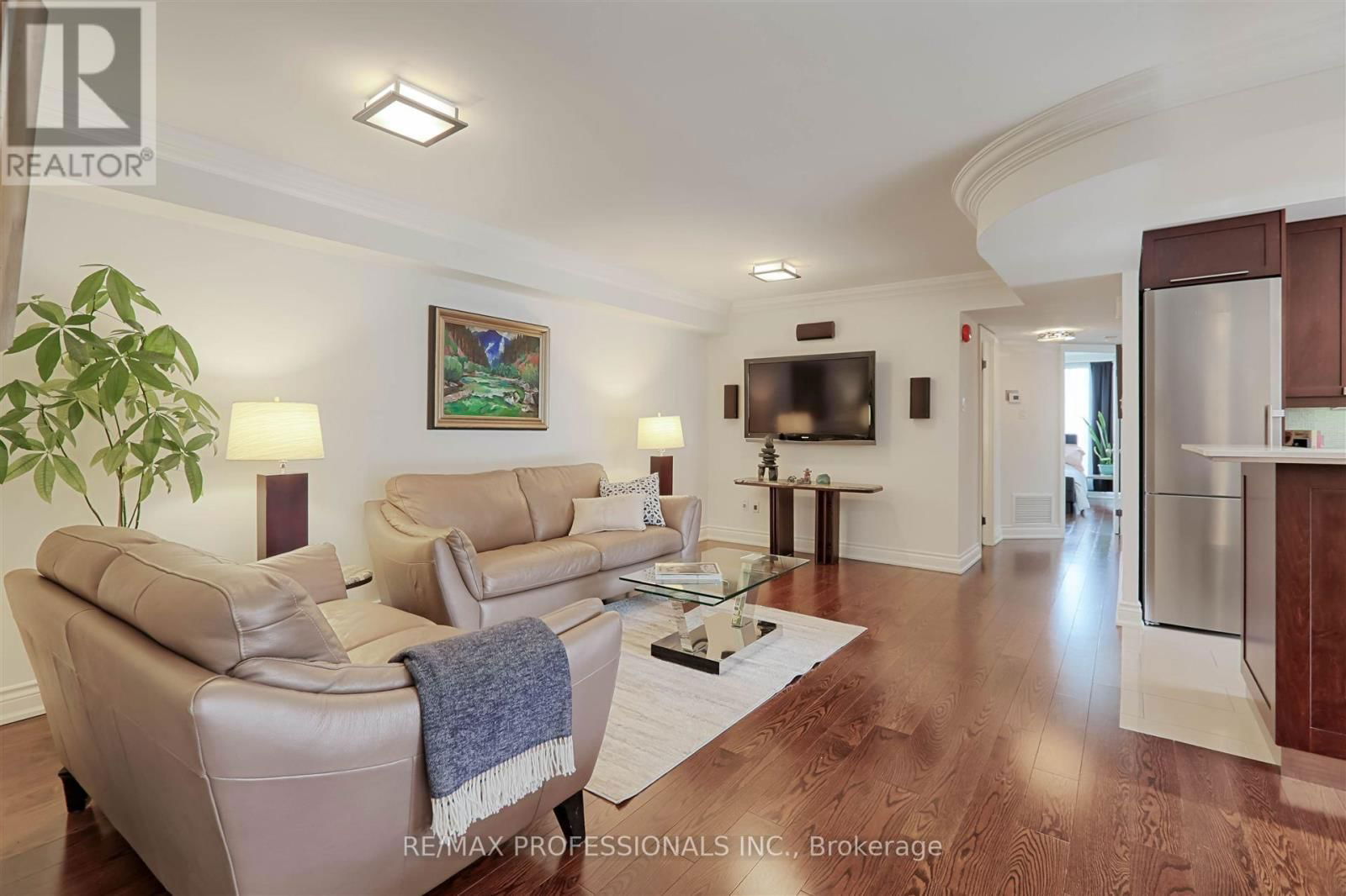 402 - 2545 BLOOR STREET WEST Image 12
