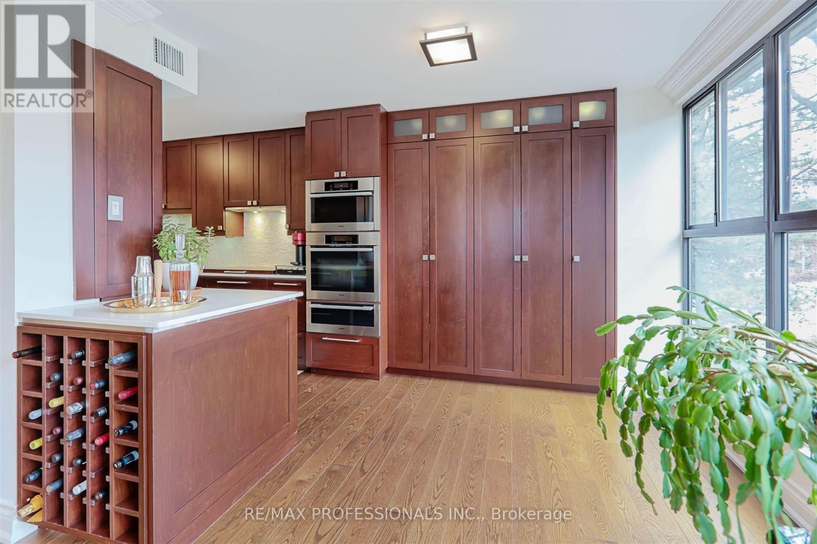 402 - 2545 BLOOR STREET WEST Image 18