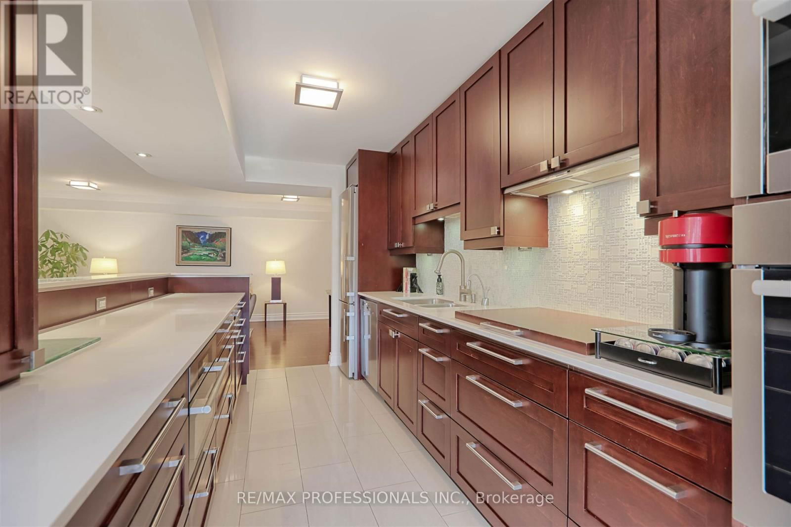 402 - 2545 BLOOR STREET WEST Image 19
