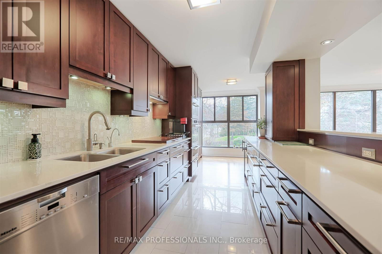 402 - 2545 BLOOR STREET WEST Image 21