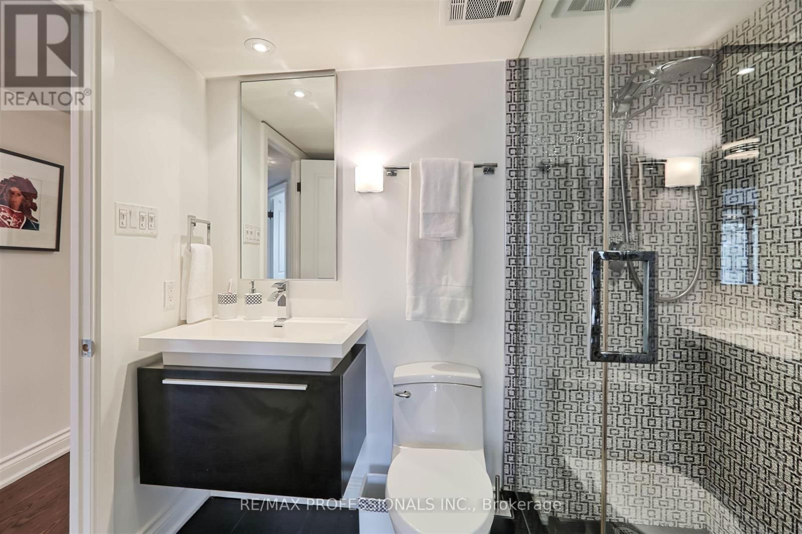 402 - 2545 BLOOR STREET WEST Image 34