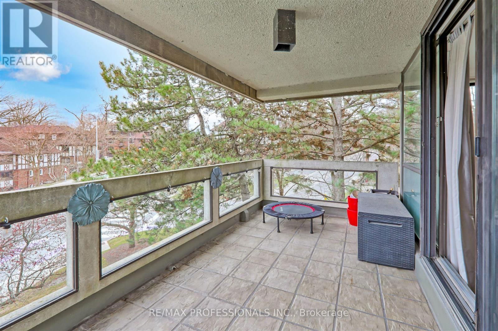 402 - 2545 BLOOR STREET WEST Image 36