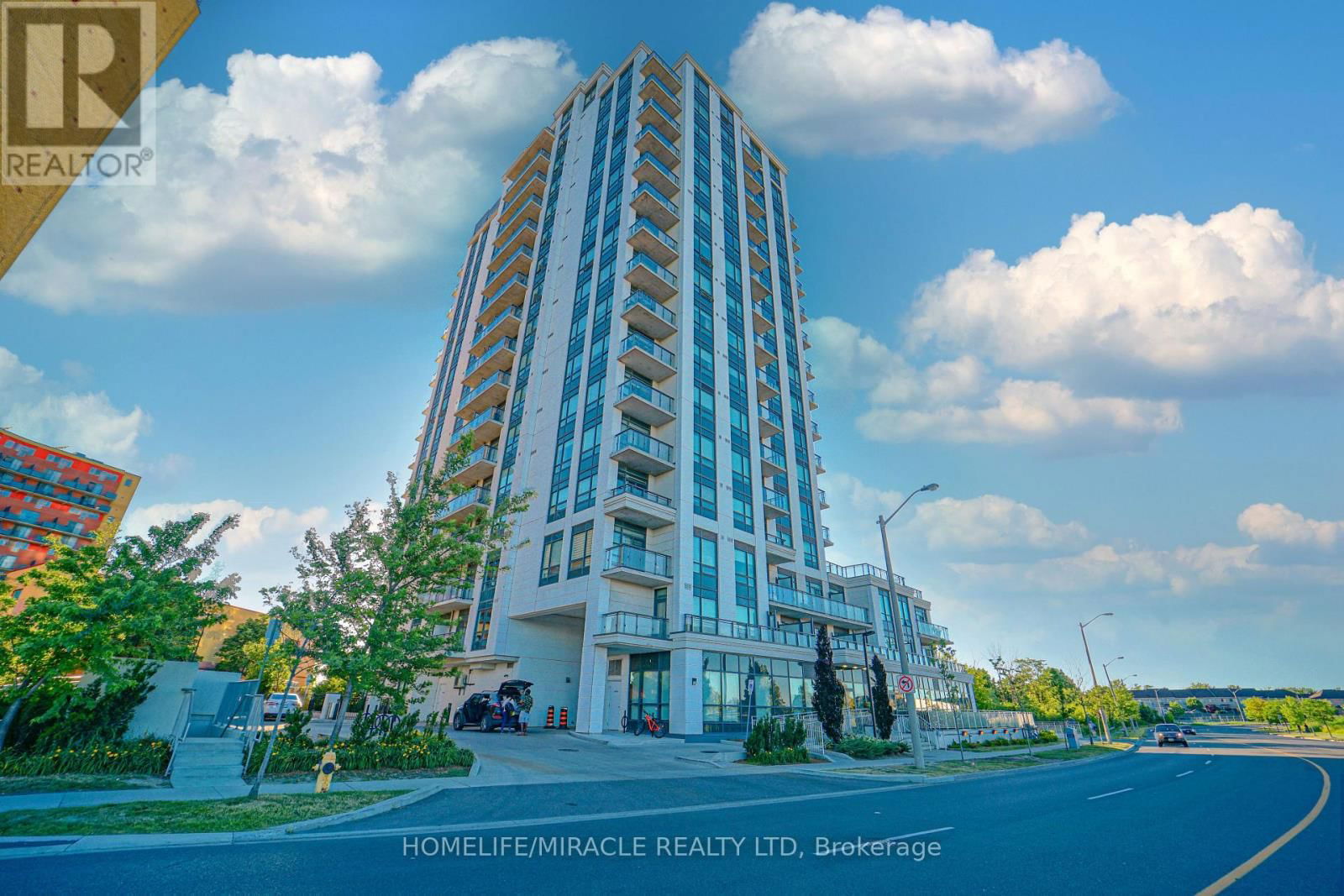 1609 - 840 QUEENS PLATE DRIVE Image 1