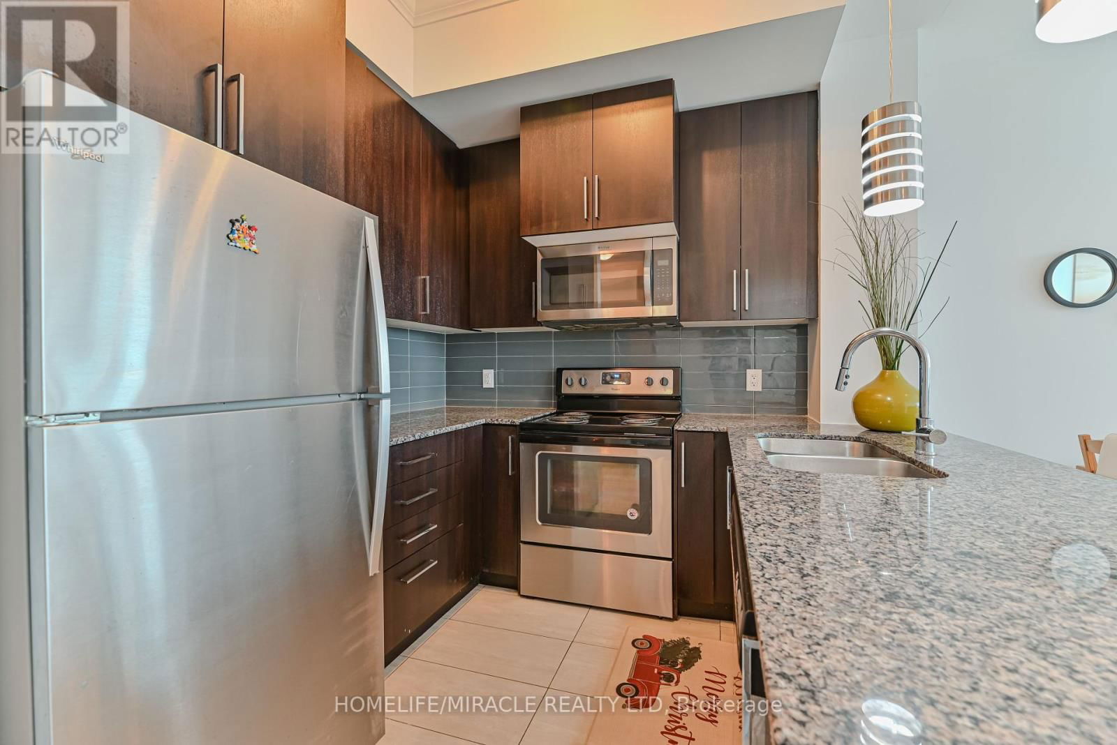 1609 - 840 QUEENS PLATE DRIVE Image 12