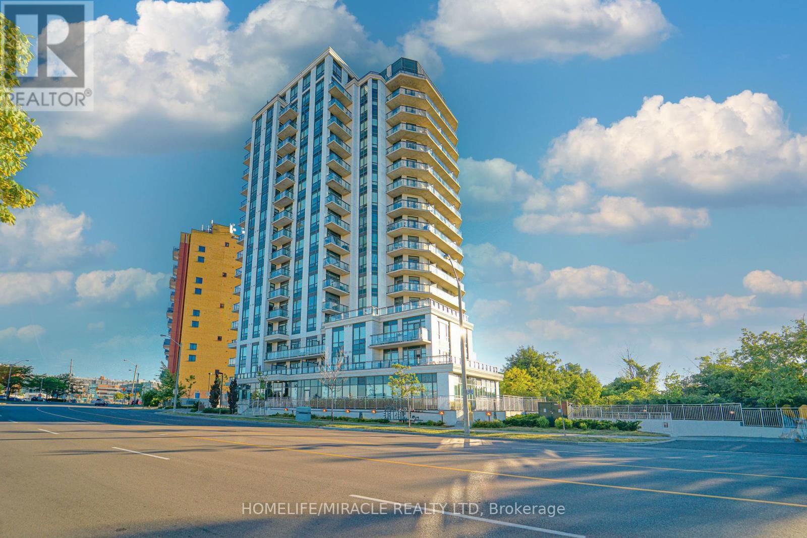 1609 - 840 QUEENS PLATE DRIVE Image 2
