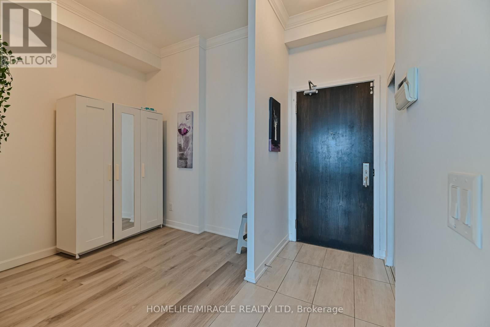 1609 - 840 QUEENS PLATE DRIVE Image 25