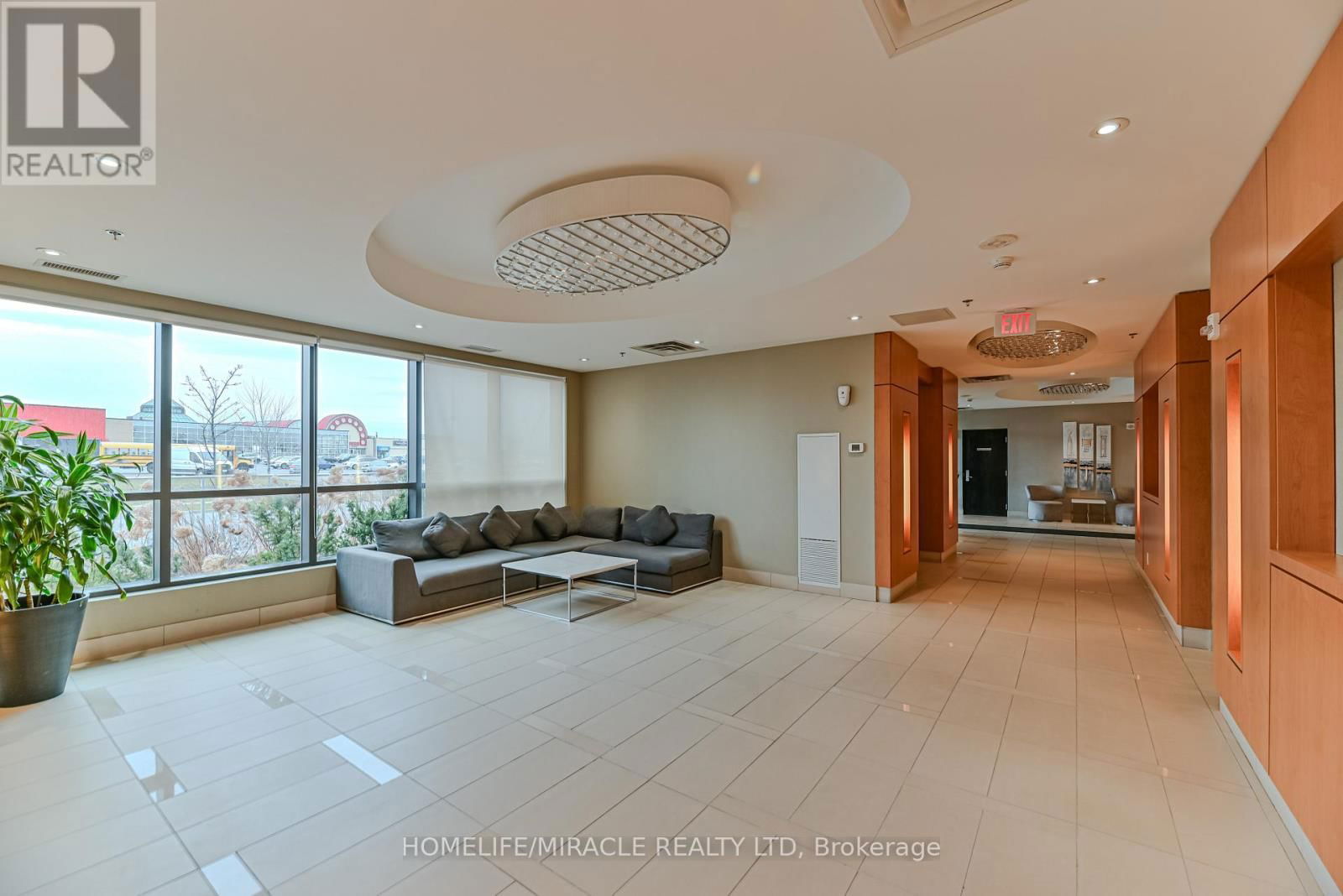 1609 - 840 QUEENS PLATE DRIVE Image 6
