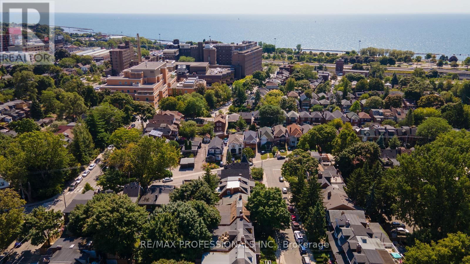 259 GARDEN AVENUE Image 30