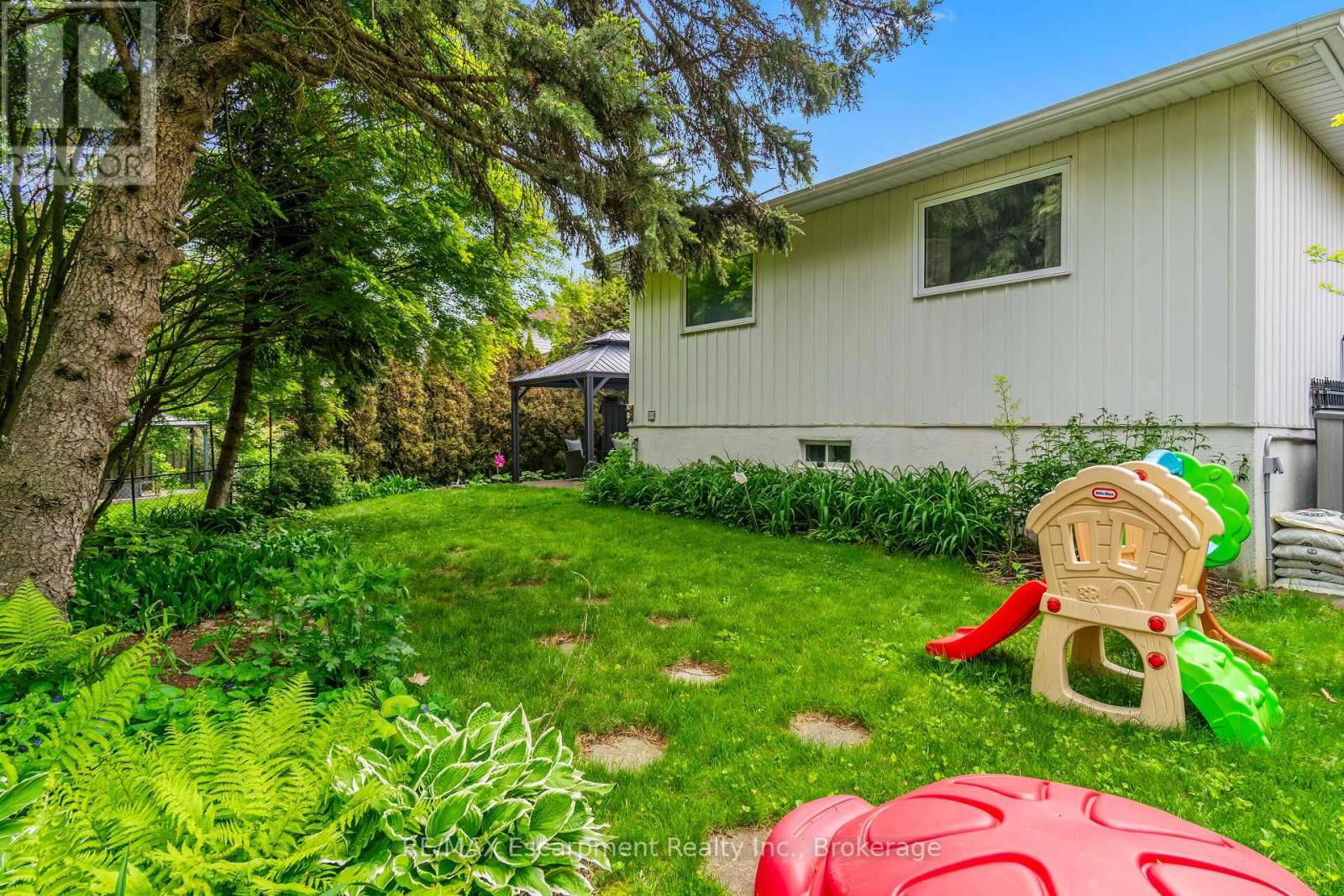 2365 DEVON ROAD Image 32