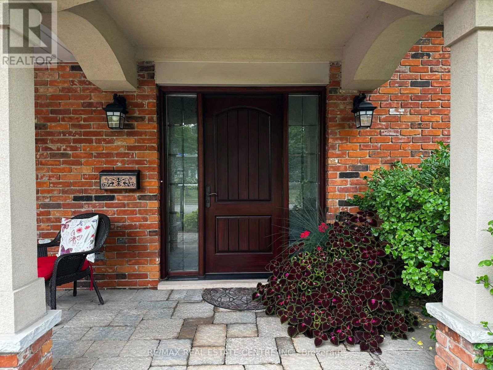 2162 DEVON ROAD Image 2