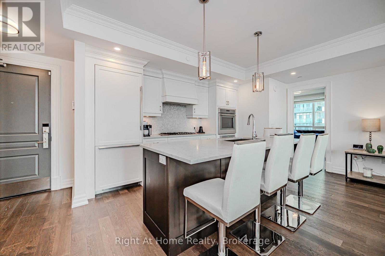 802 - 2060 LAKESHORE ROAD Image 10