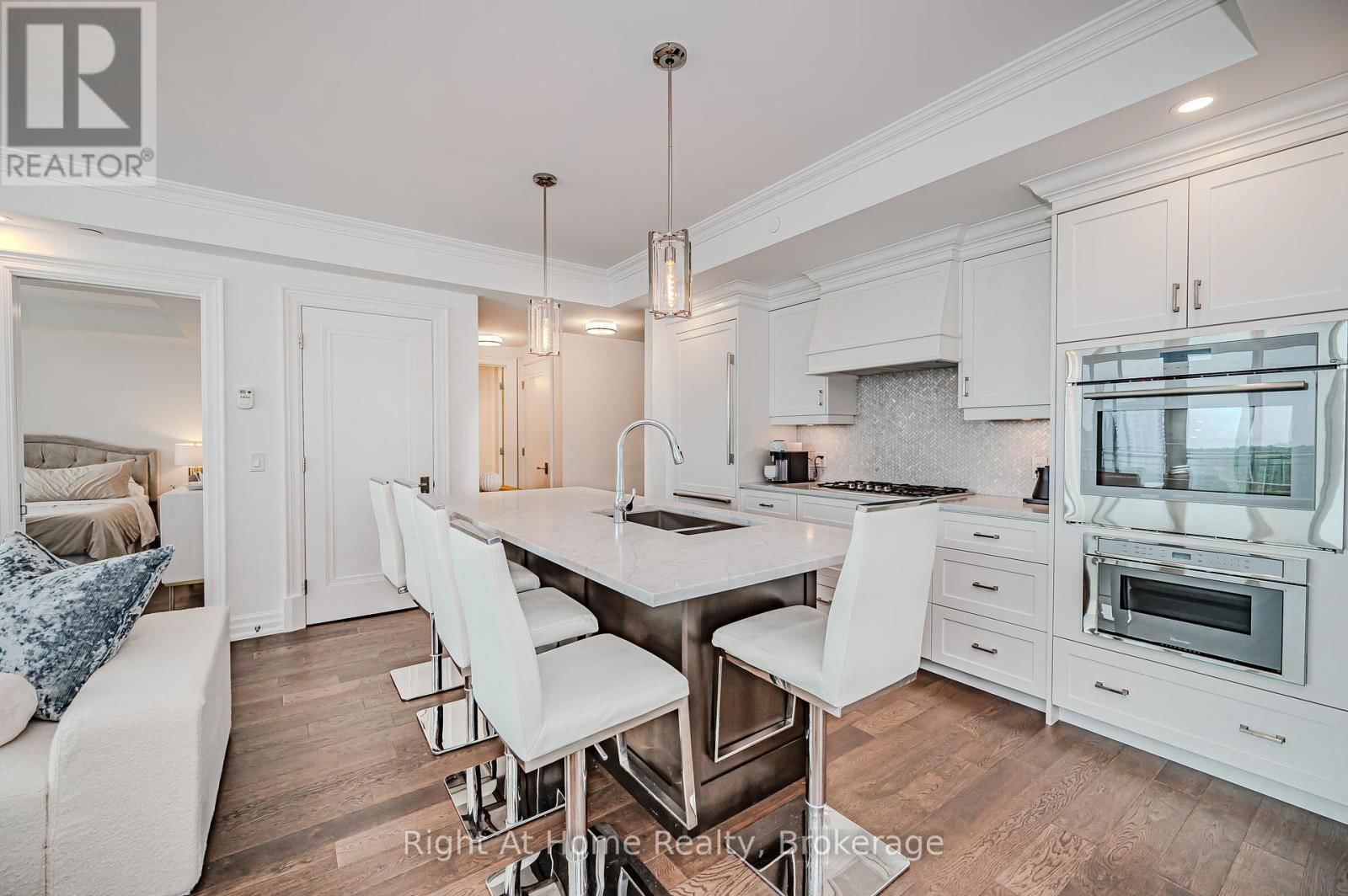 802 - 2060 LAKESHORE ROAD Image 14