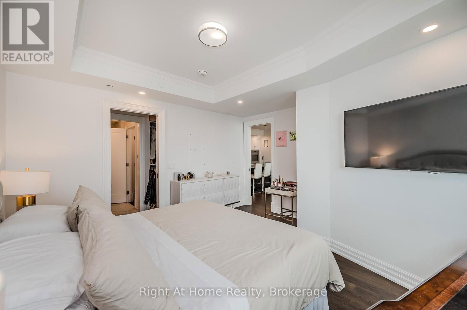 802 - 2060 LAKESHORE ROAD Image 18