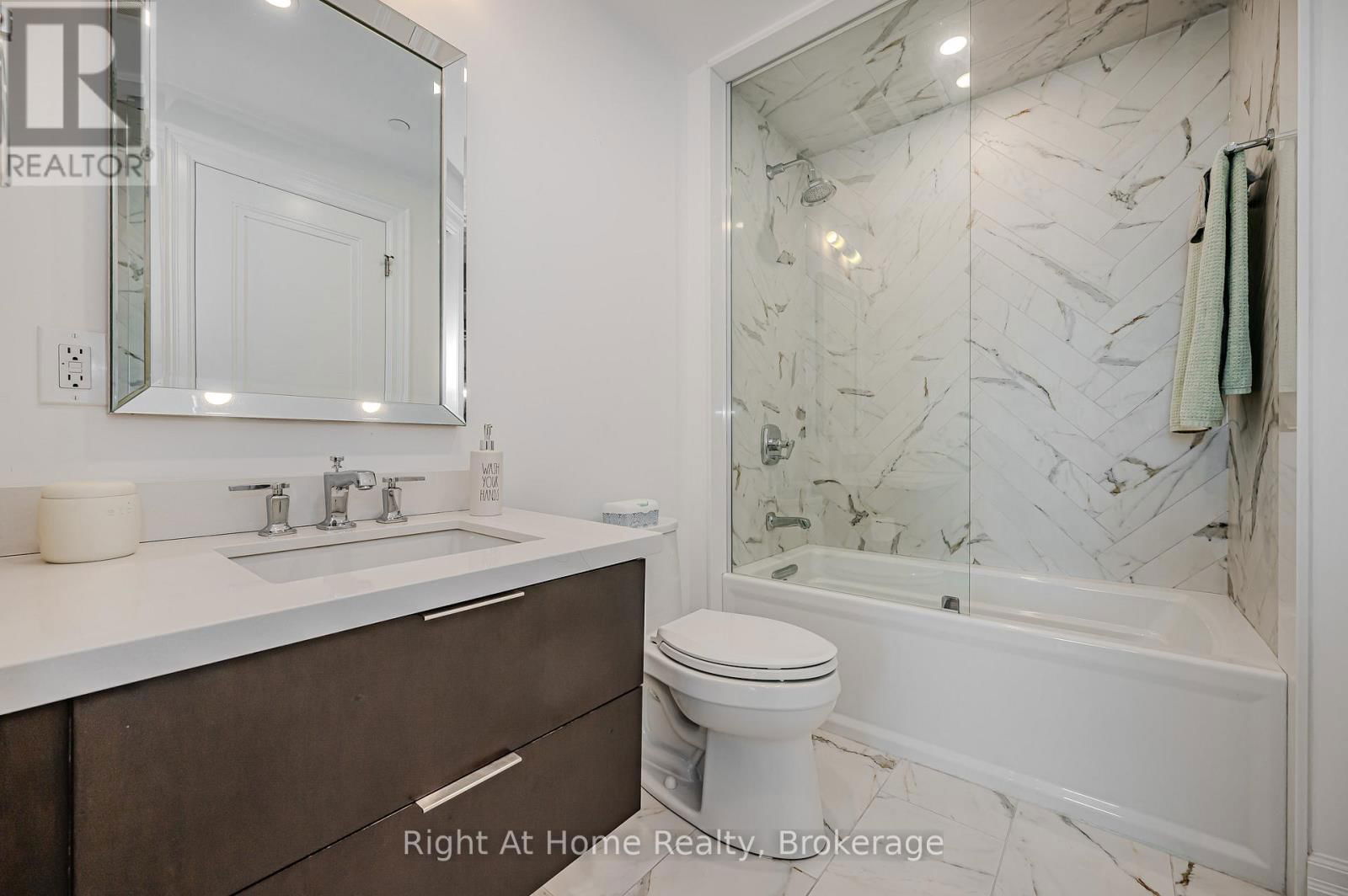 802 - 2060 LAKESHORE ROAD Image 19