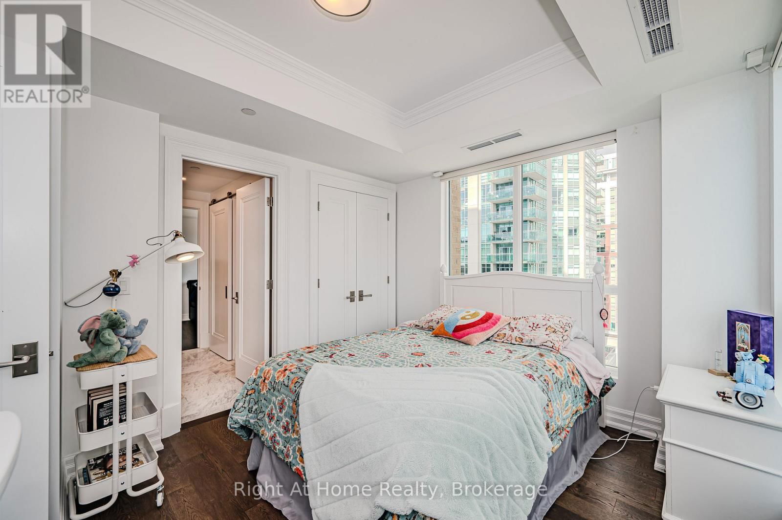 802 - 2060 LAKESHORE ROAD Image 20
