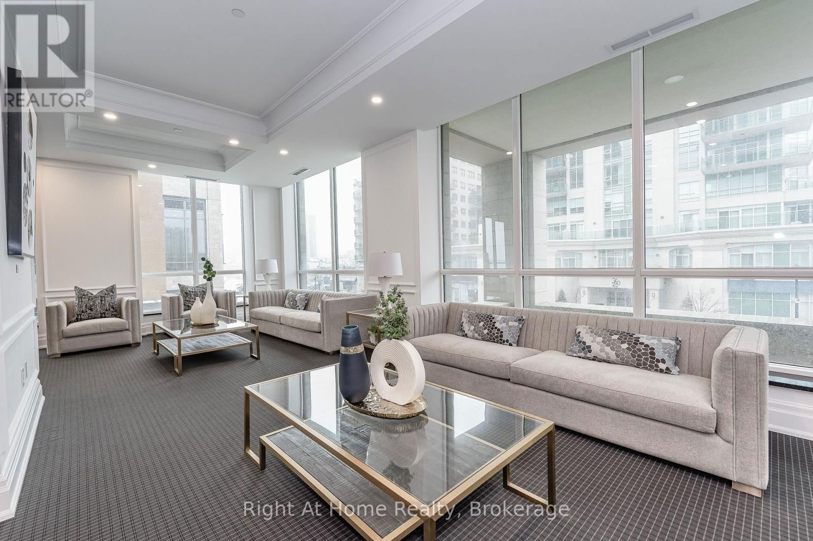 802 - 2060 LAKESHORE ROAD Image 36