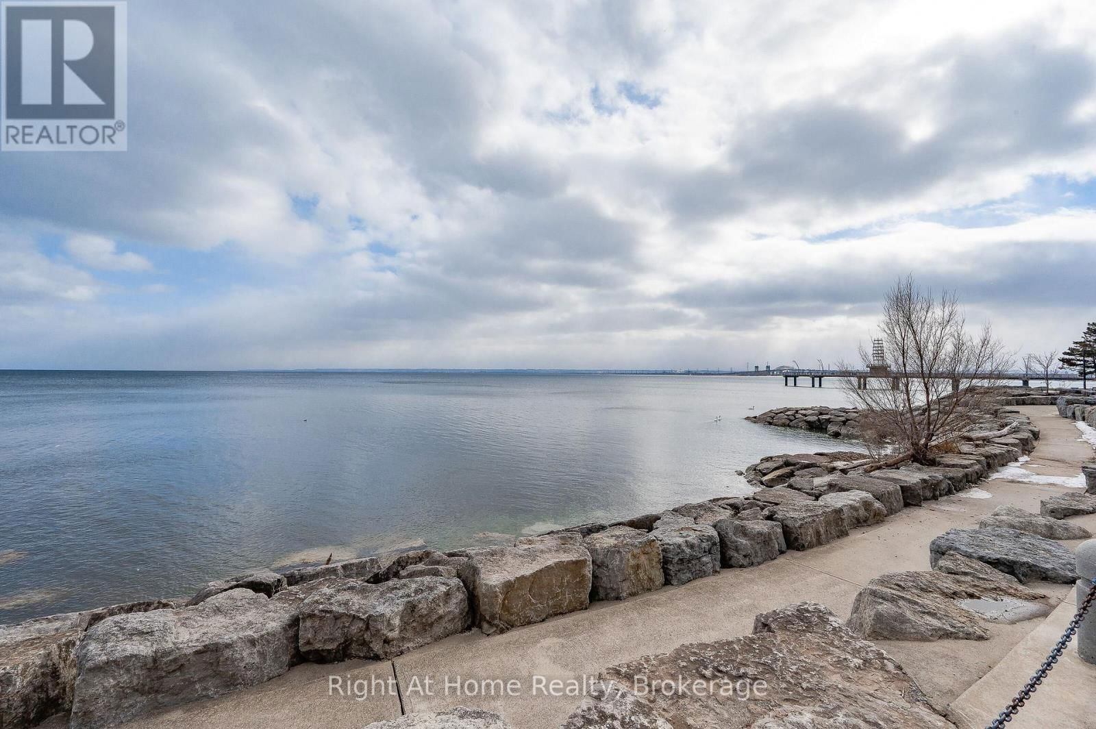 802 - 2060 LAKESHORE ROAD Image 40