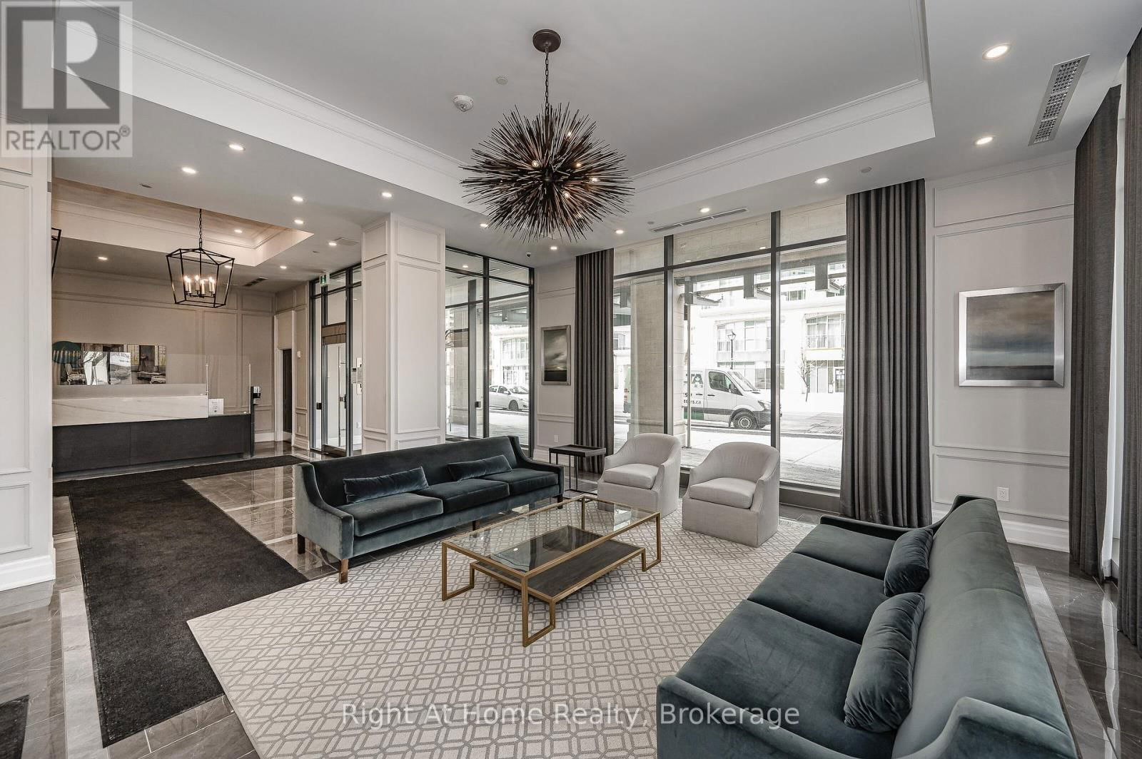 802 - 2060 LAKESHORE ROAD Image 6