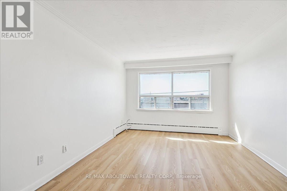 5 - 2 WESLEY STREET Image 12