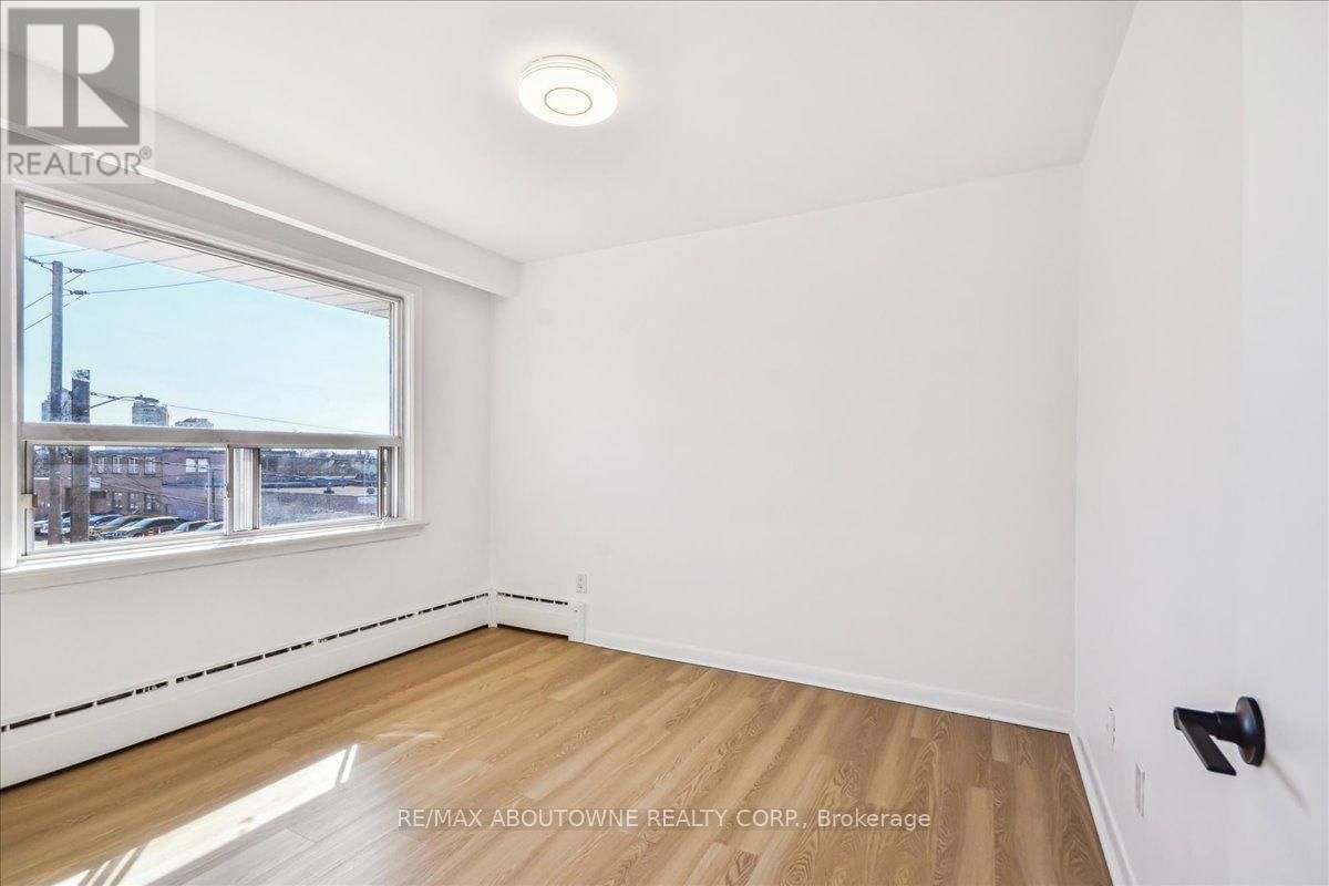 5 - 2 WESLEY STREET Image 24