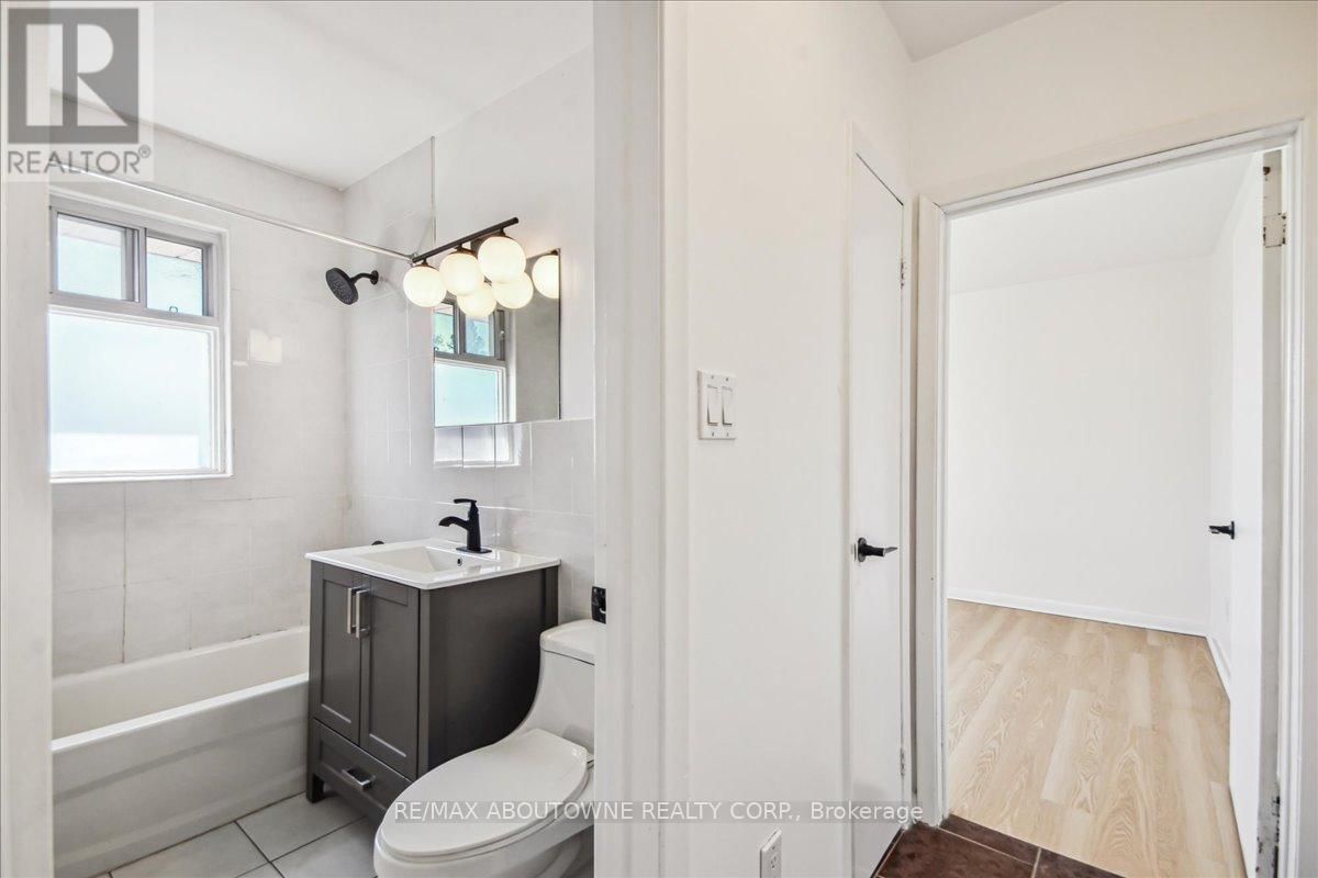 5 - 2 WESLEY STREET Image 32