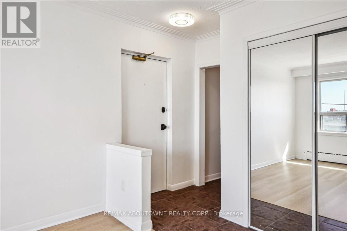 5 - 2 WESLEY STREET Image 5