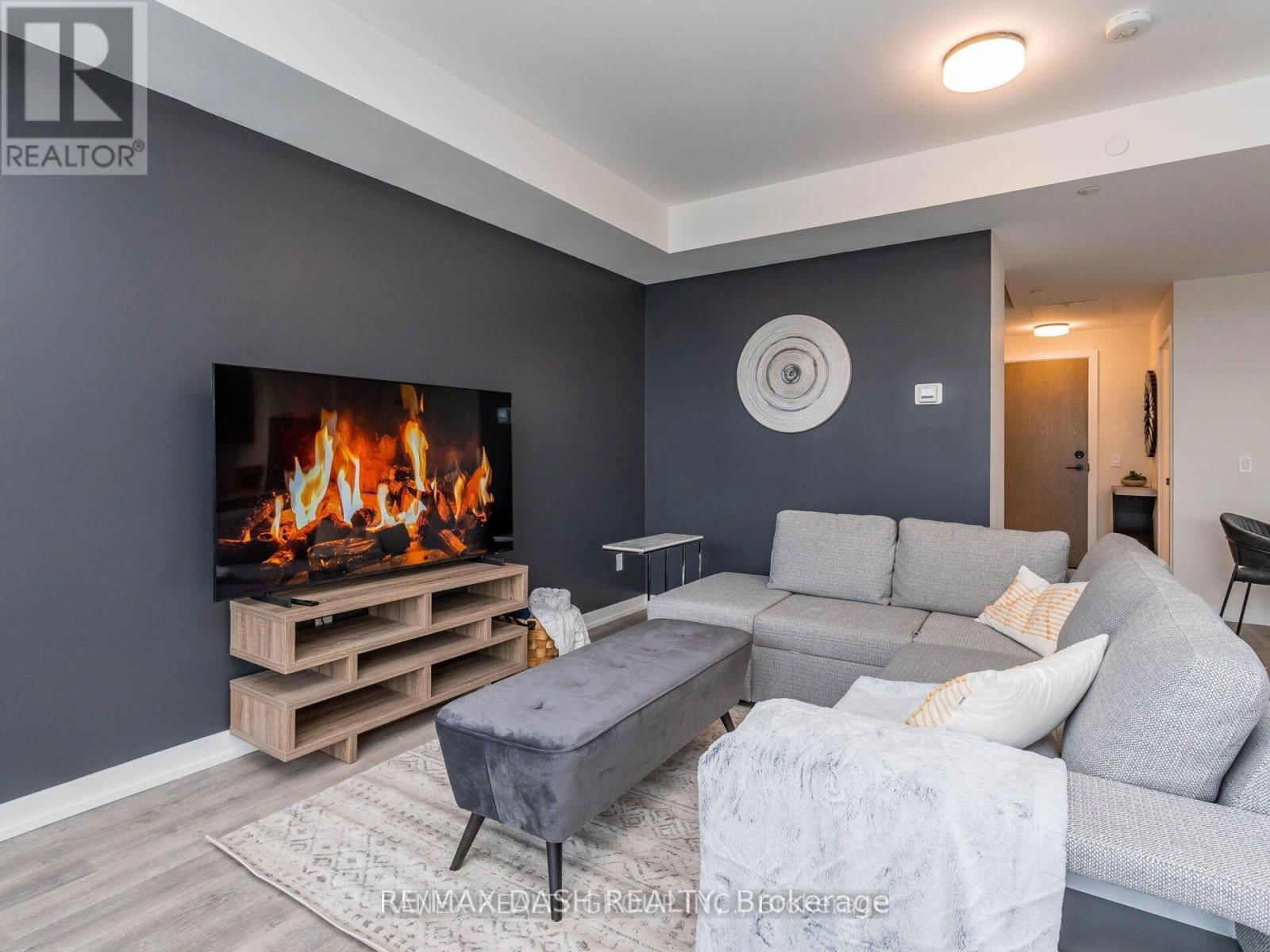 723 - 2300 ST CLAIR AVENUE WEST Image 17