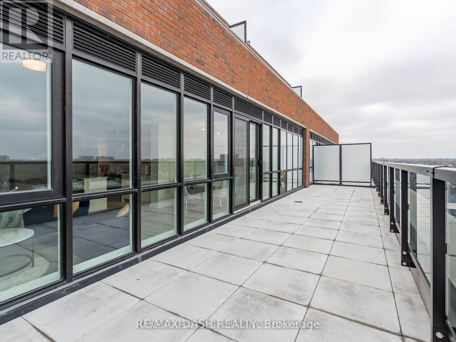 723 - 2300 ST CLAIR AVENUE WEST Image 18