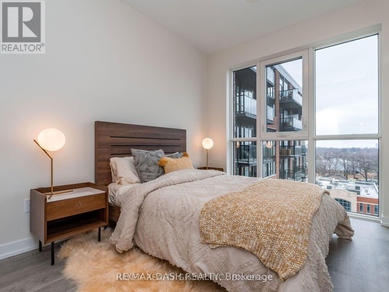 723 - 2300 ST CLAIR AVENUE WEST Image 31
