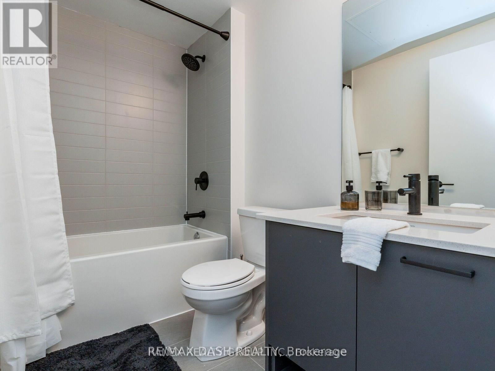 723 - 2300 ST CLAIR AVENUE WEST Image 33
