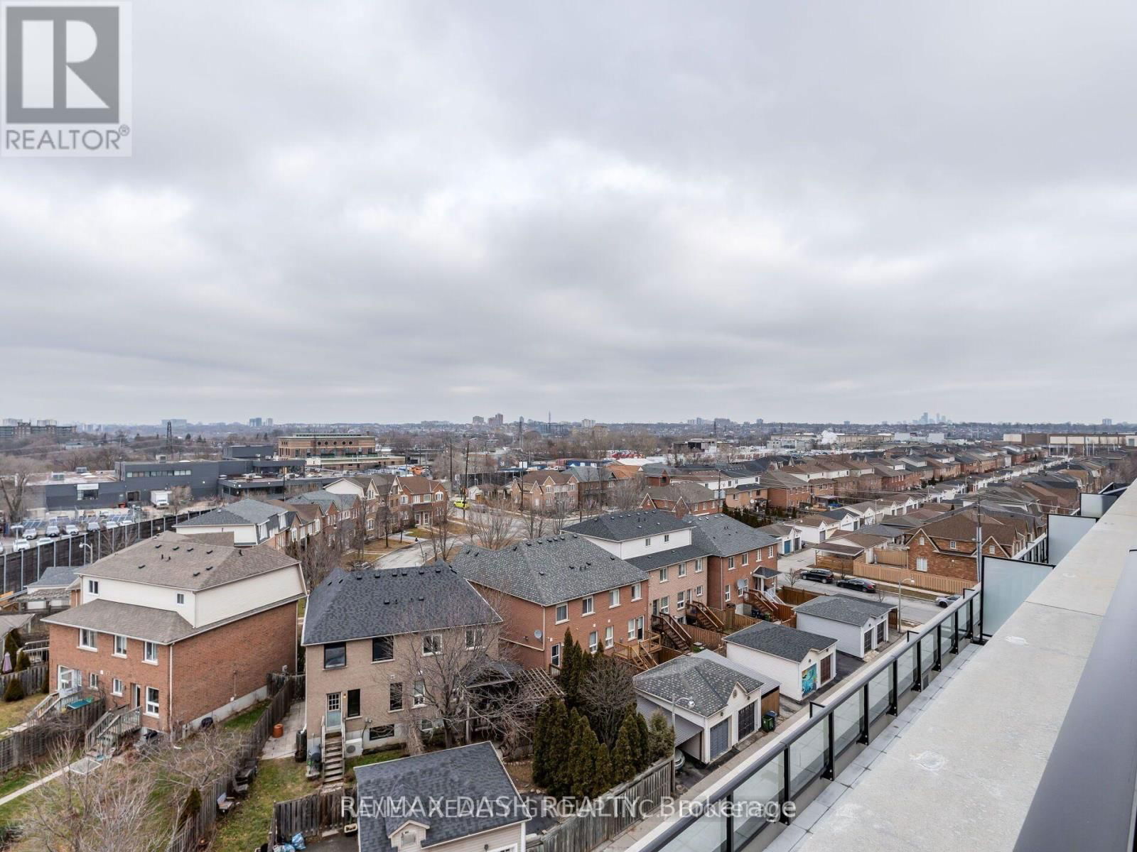 723 - 2300 ST CLAIR AVENUE WEST Image 38