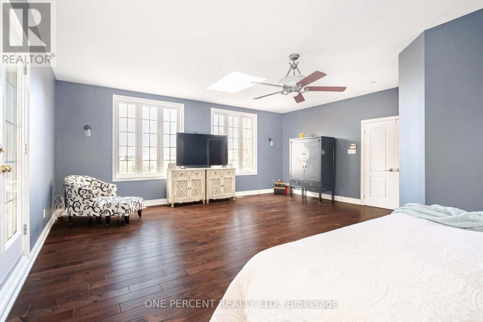 110 PALMER CIRCLE Image 16