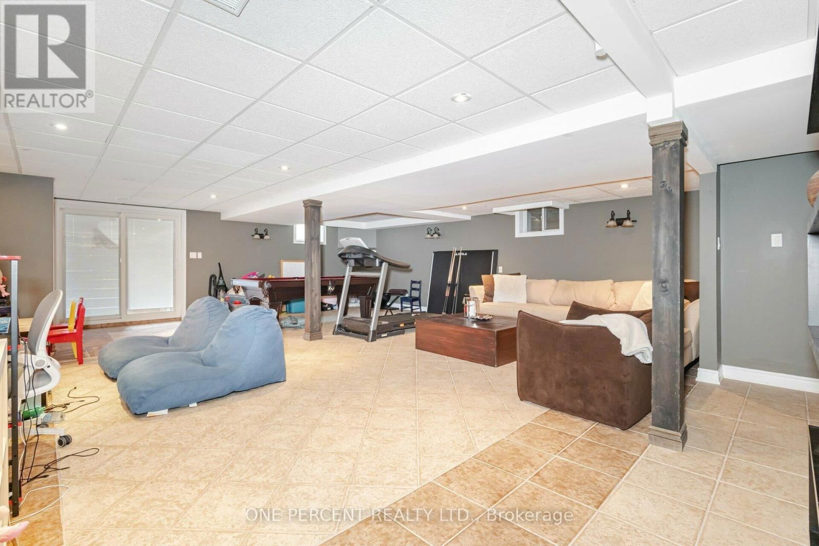 110 PALMER CIRCLE Image 25