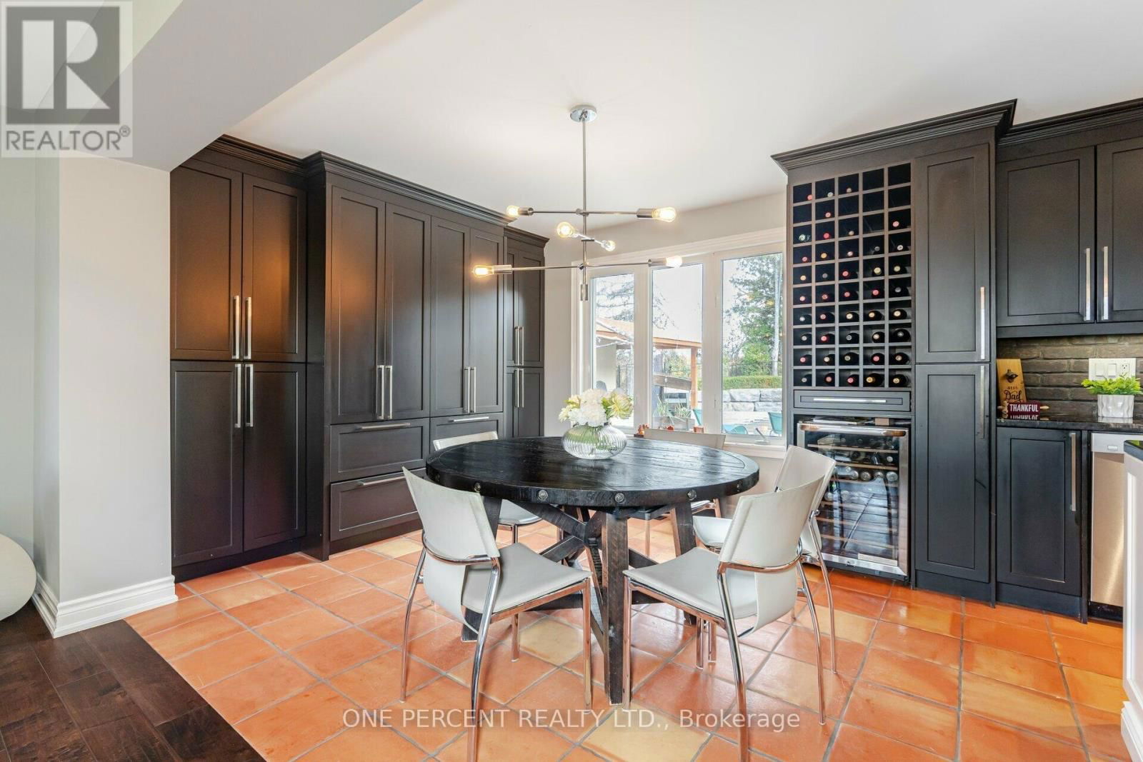 110 PALMER CIRCLE Image 7