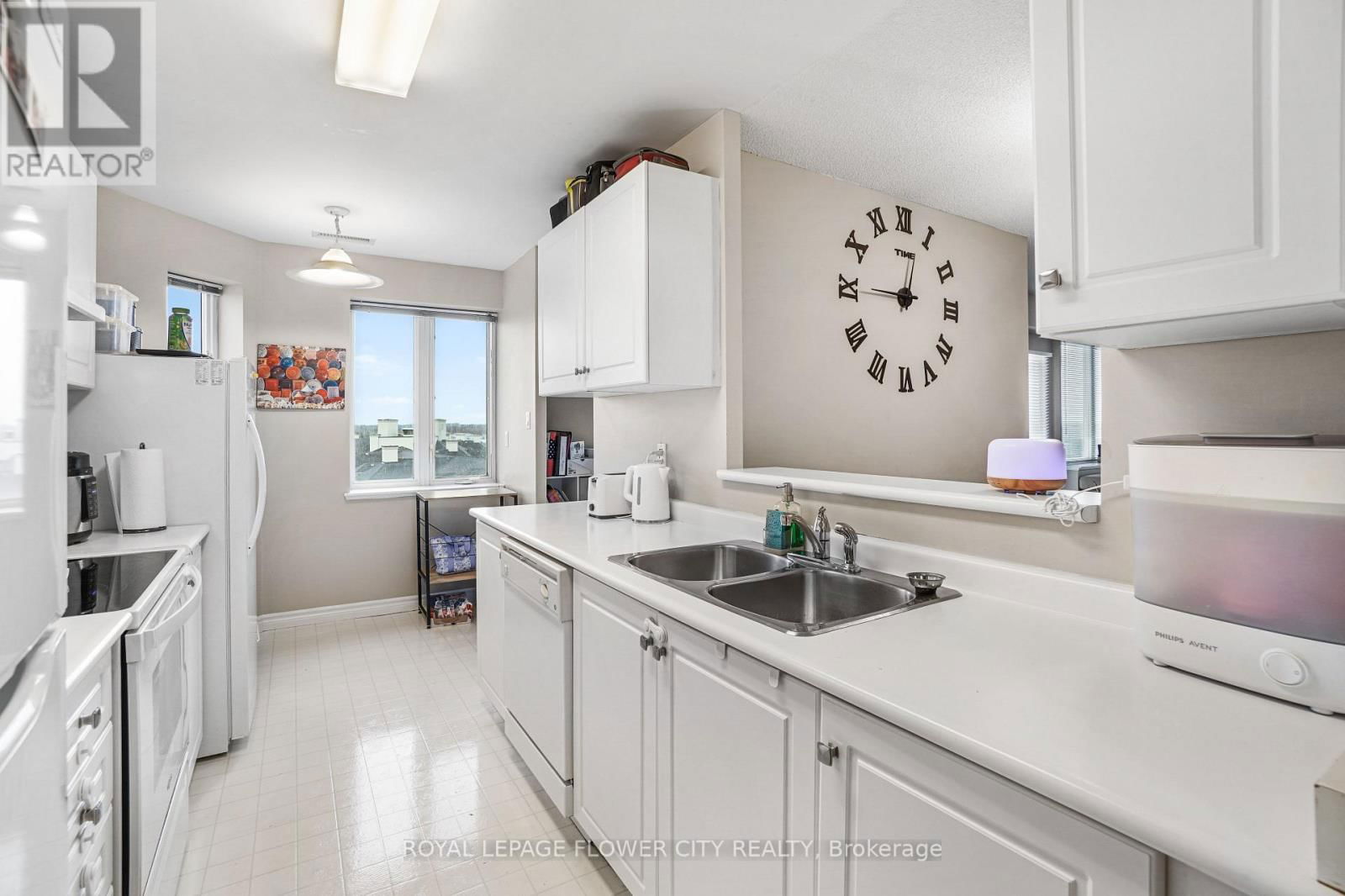 701 - 10 DAYSPRING CIRCLE Image 12