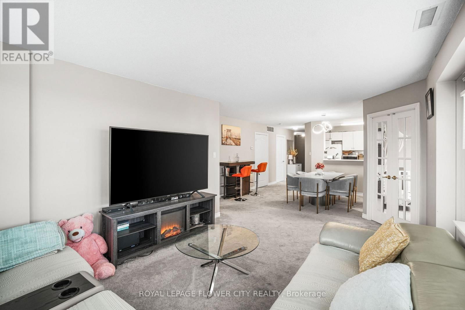 701 - 10 DAYSPRING CIRCLE Image 16