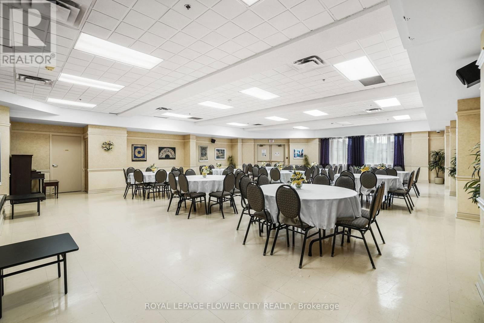 701 - 10 DAYSPRING CIRCLE Image 35