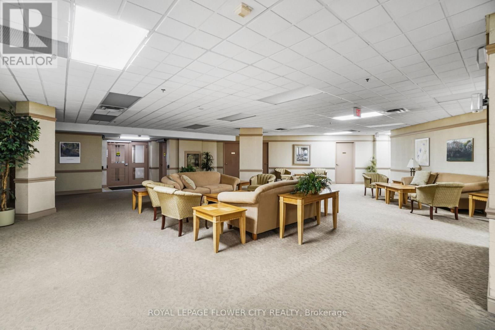 701 - 10 DAYSPRING CIRCLE Image 43