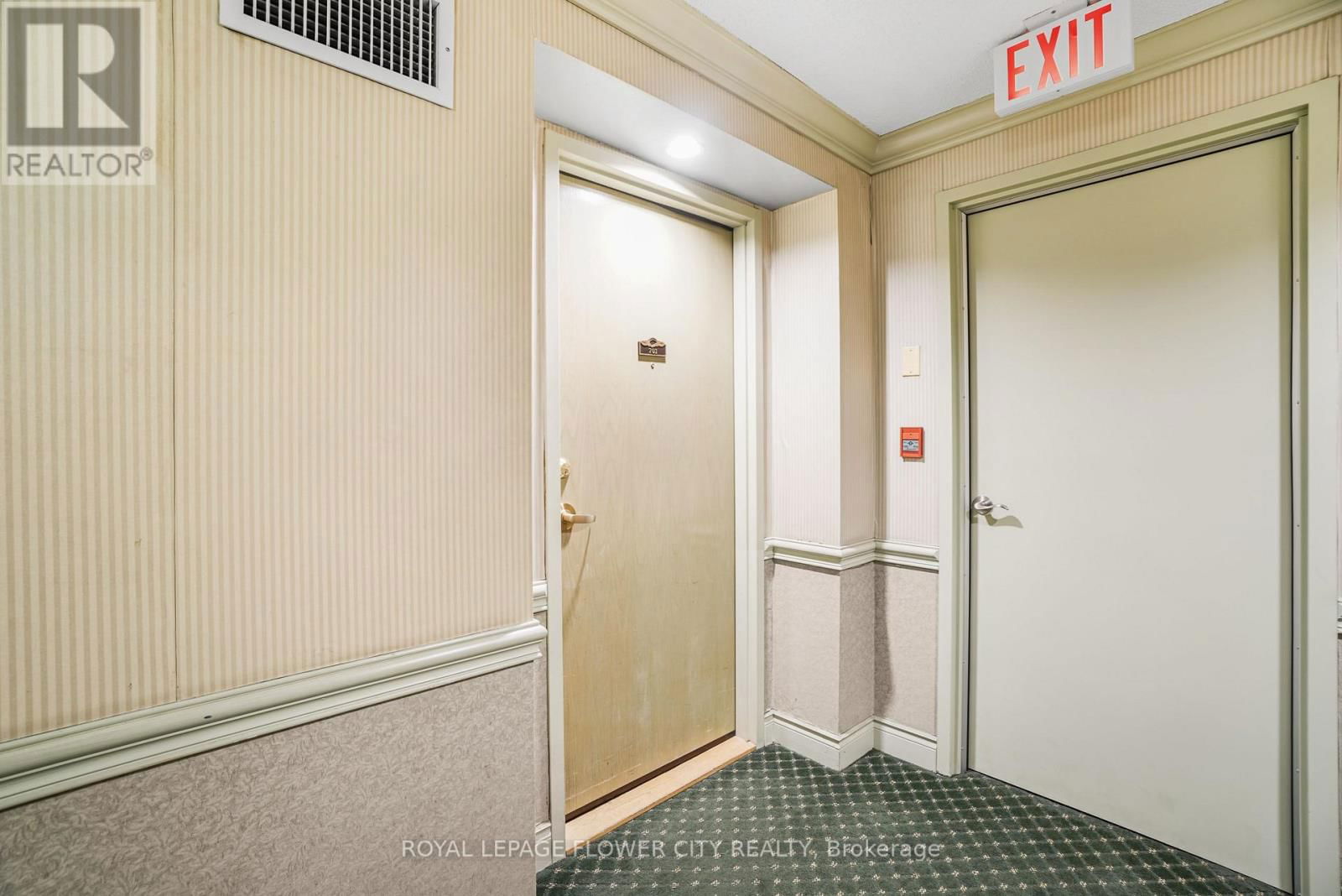 701 - 10 DAYSPRING CIRCLE Image 7
