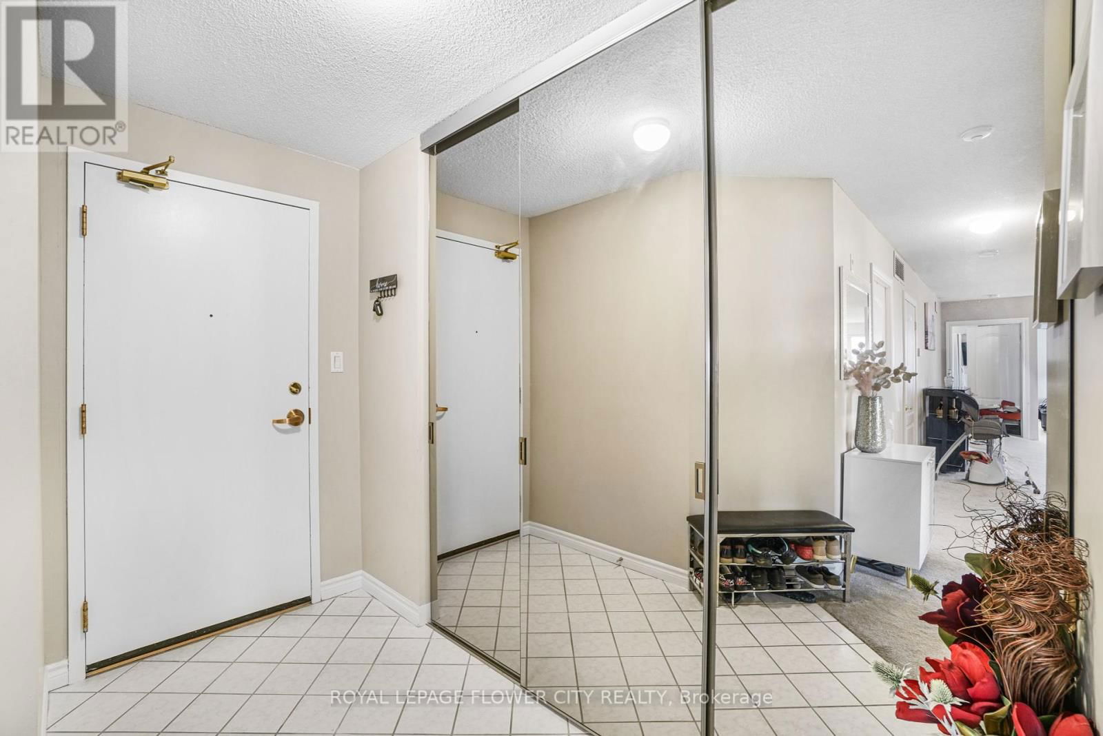 701 - 10 DAYSPRING CIRCLE Image 8